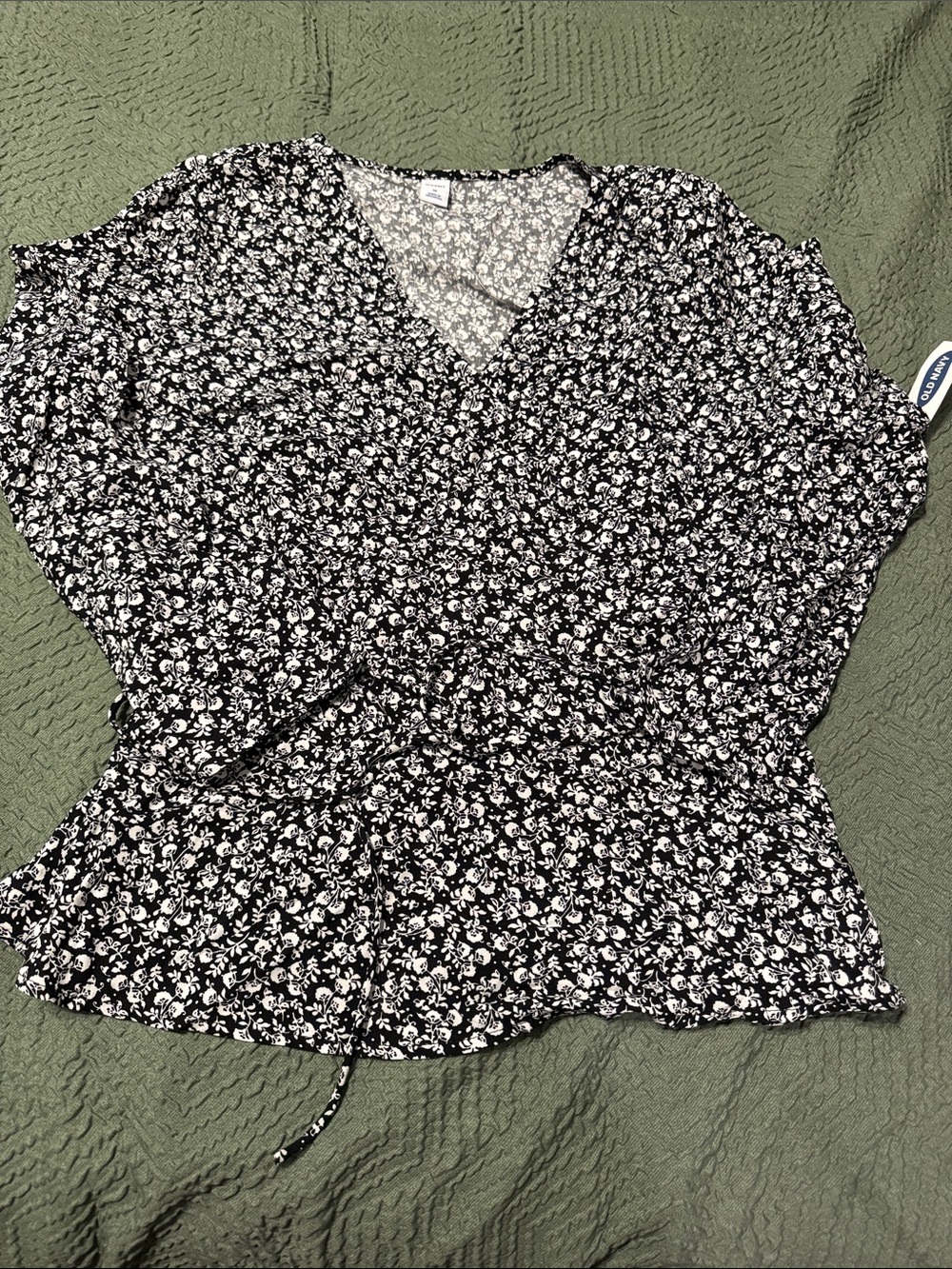 Old Navy Black and White Floral V-Neck Peplum Blouse